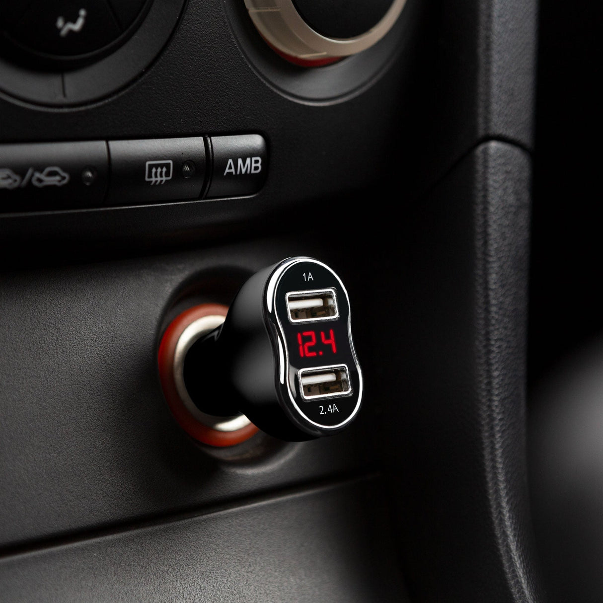 Autonabíječ 12/24V s USB a voltmetrem černý