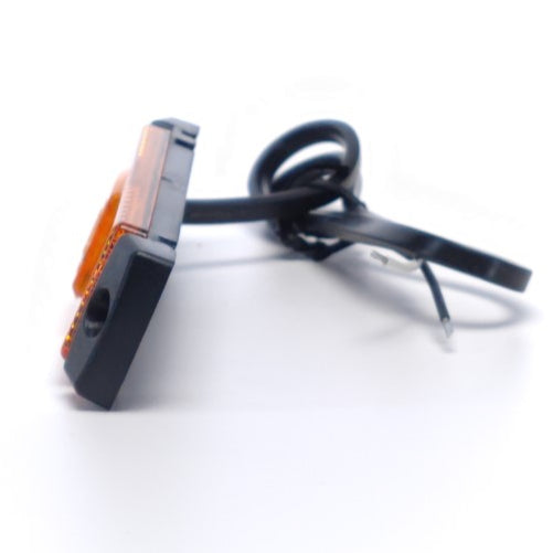 Poziční světlo boční střední LED lampa s držákem.