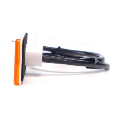 Poziční světlo s prizmatickým designem v žluté barvě a LED technologií