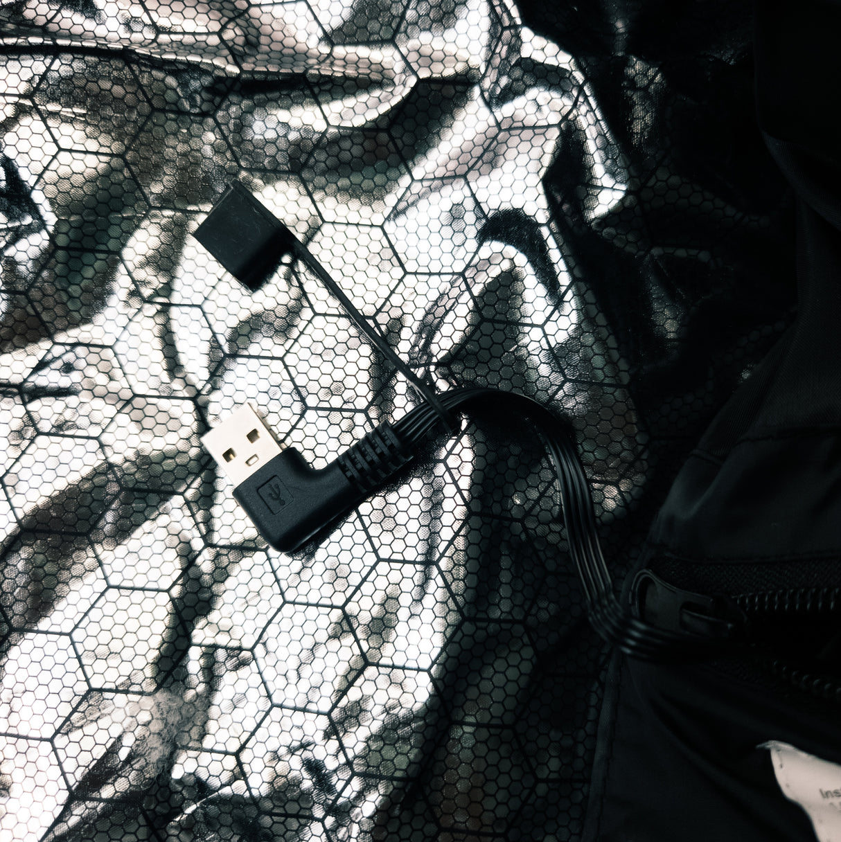 Vyhřívaná vesta s 19 zónovým topením