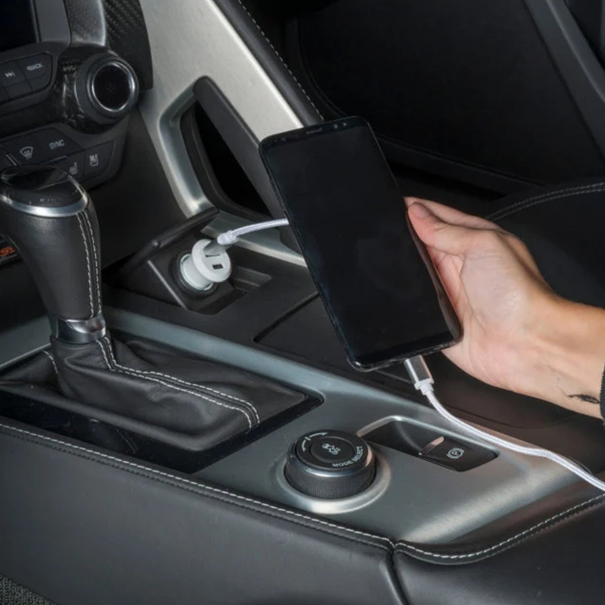 Autonabíječka do zapalovače s USB a Type-C výstupem